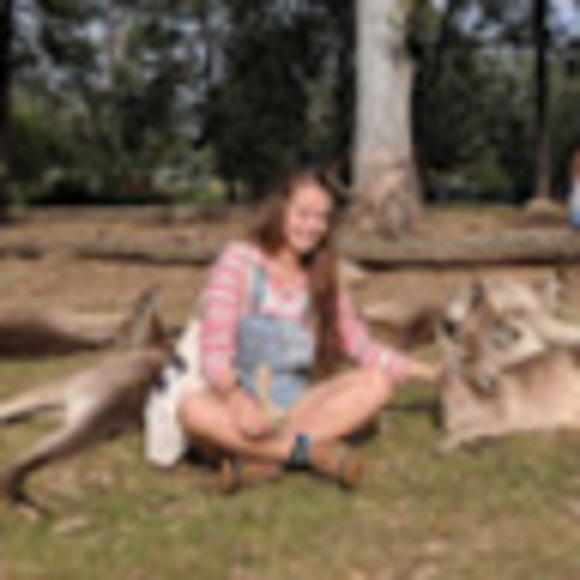 Meet your Posher, Sophia - Picture 1 of 1